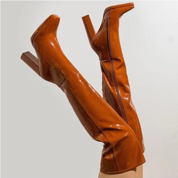 Cape Robbin - Picture 2 of 2